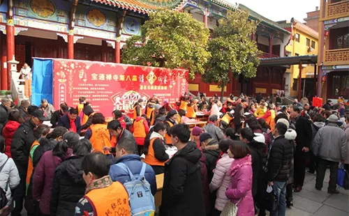 寶通寺取消過小年請“?！被丶一顒?圖1)